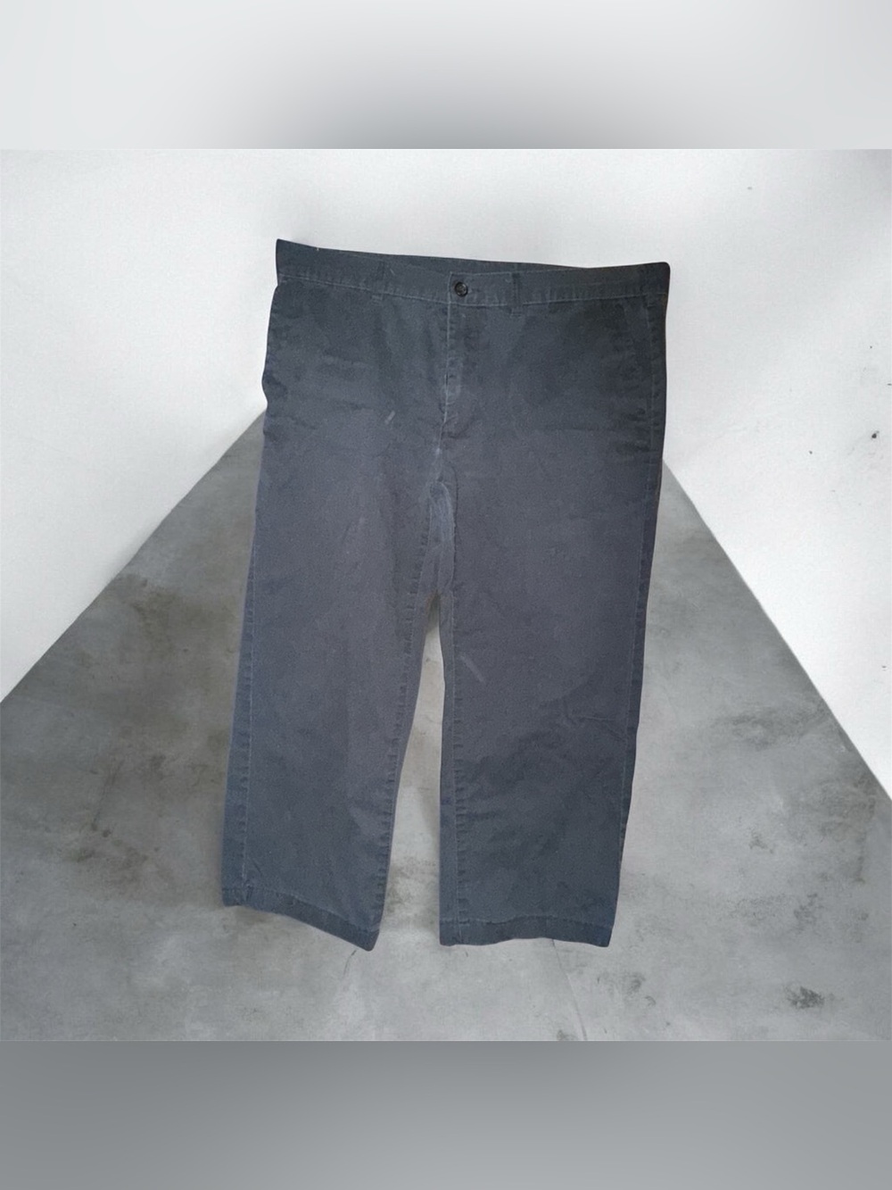 Men's Classic Straight-Leg Pants in Black